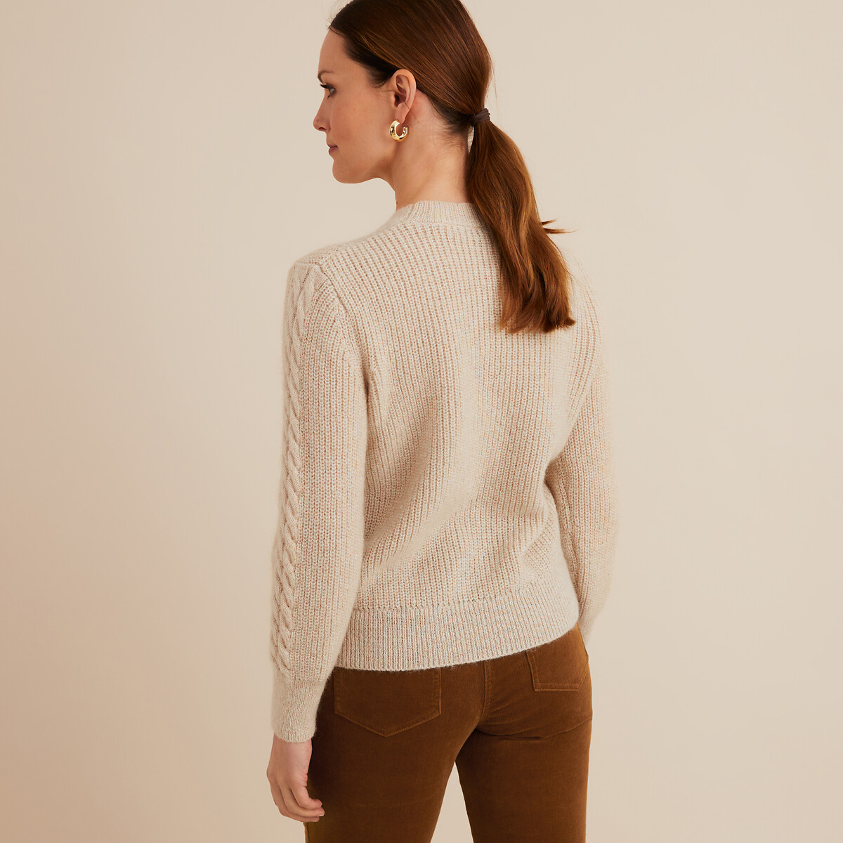 ANNE WEYBURN<br>Suéter em tricô lurex, contém mohair