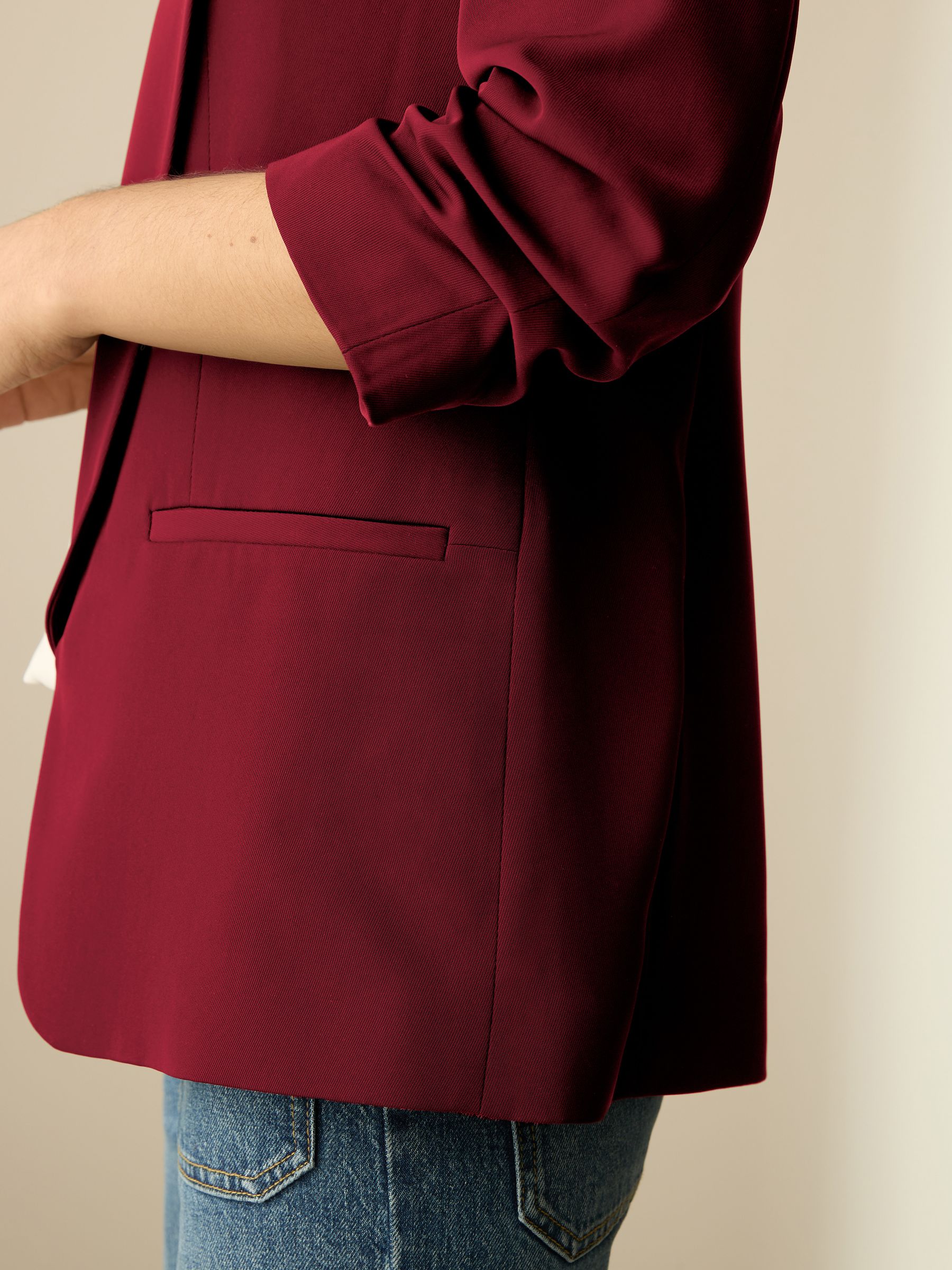 Wijnrood - Ruimvallend blazer met gerimpelde mouwen