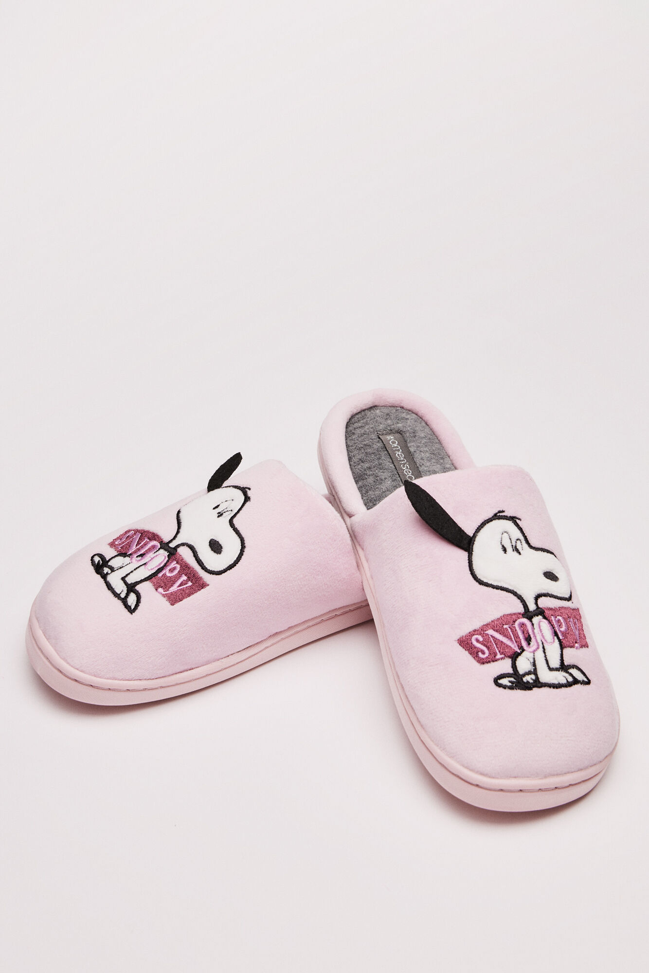 Tênis rosa do Snoopy