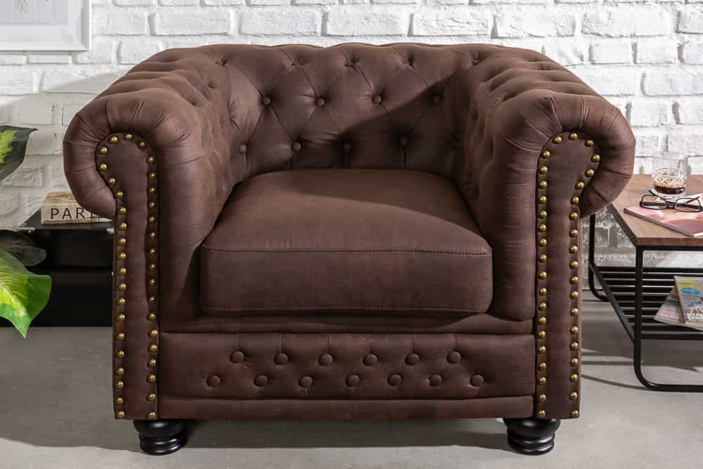 Chesterfield Sessel 110cm vintage braun mit Knopfheftung und Federkern