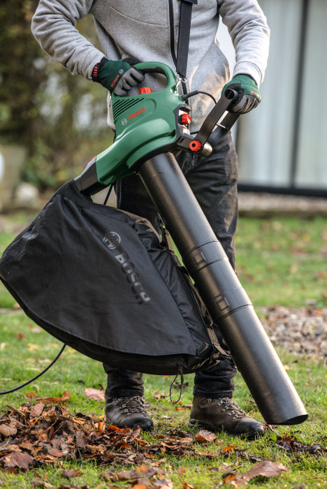 Bosch UniversalGardenTidy 3-i-1 løvblæser 2300 W