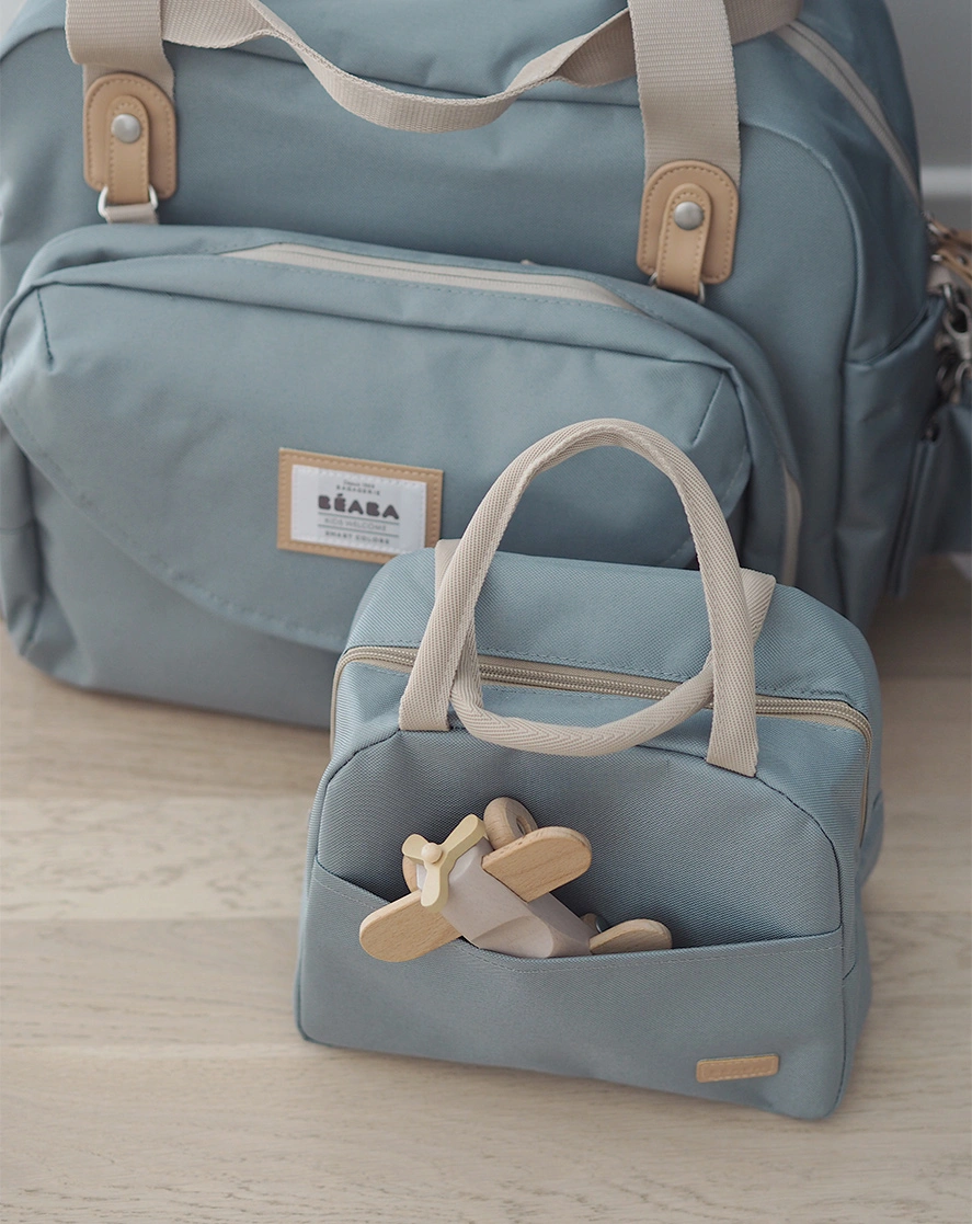 Kühltasche LUNCH (25x14,5x21,5) mit Tragegriffen in frosty green