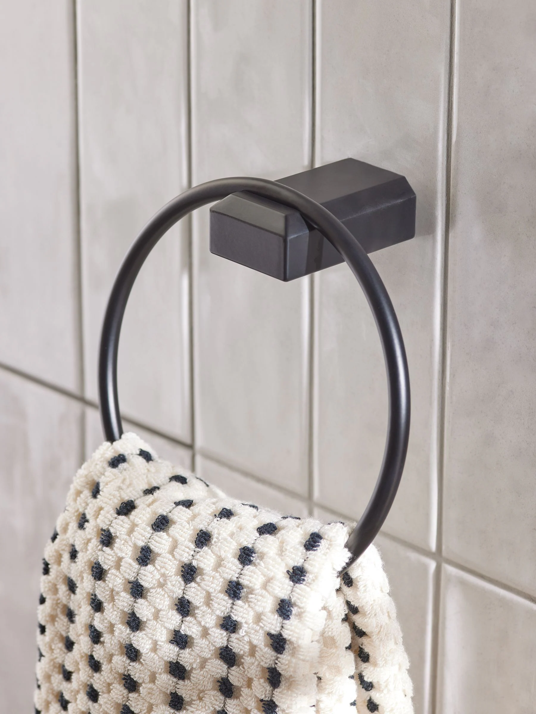 Moderna handdoekrail