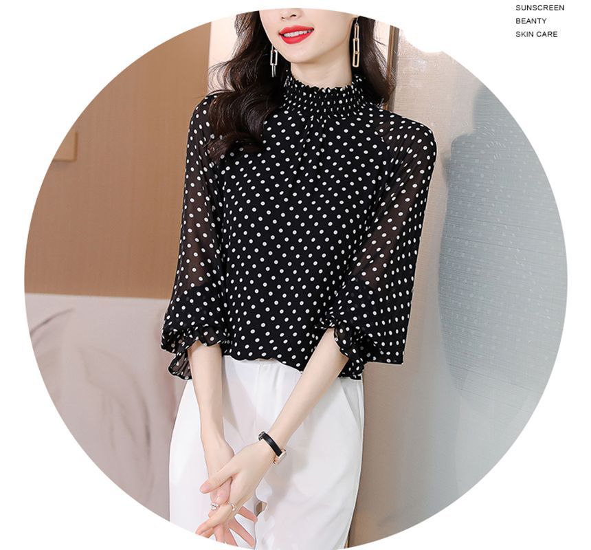 Everose - Blouse met driekwartmouwen en col en stippen van chiffon