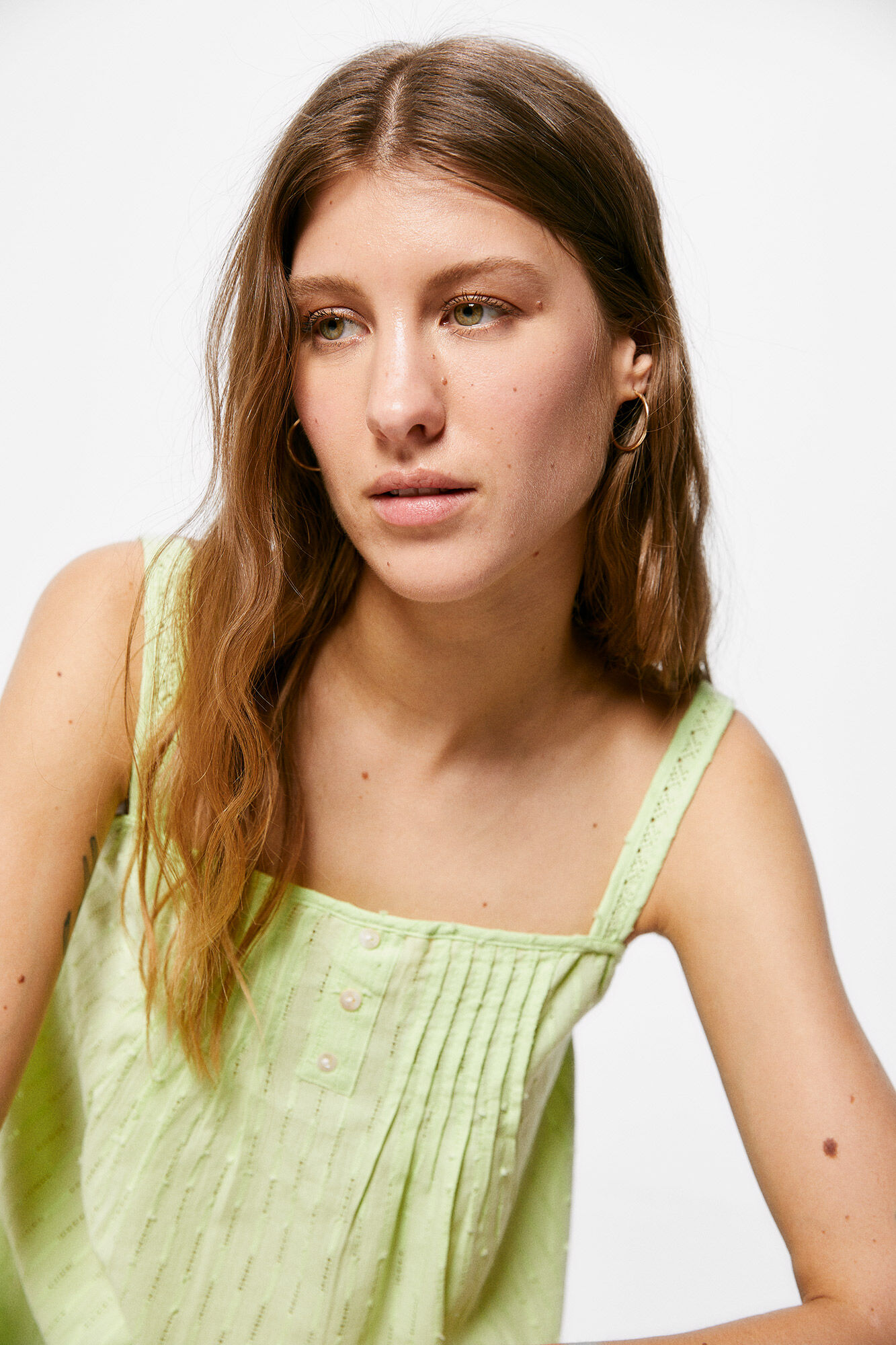 Blusa com alças e pregas - estampa verde