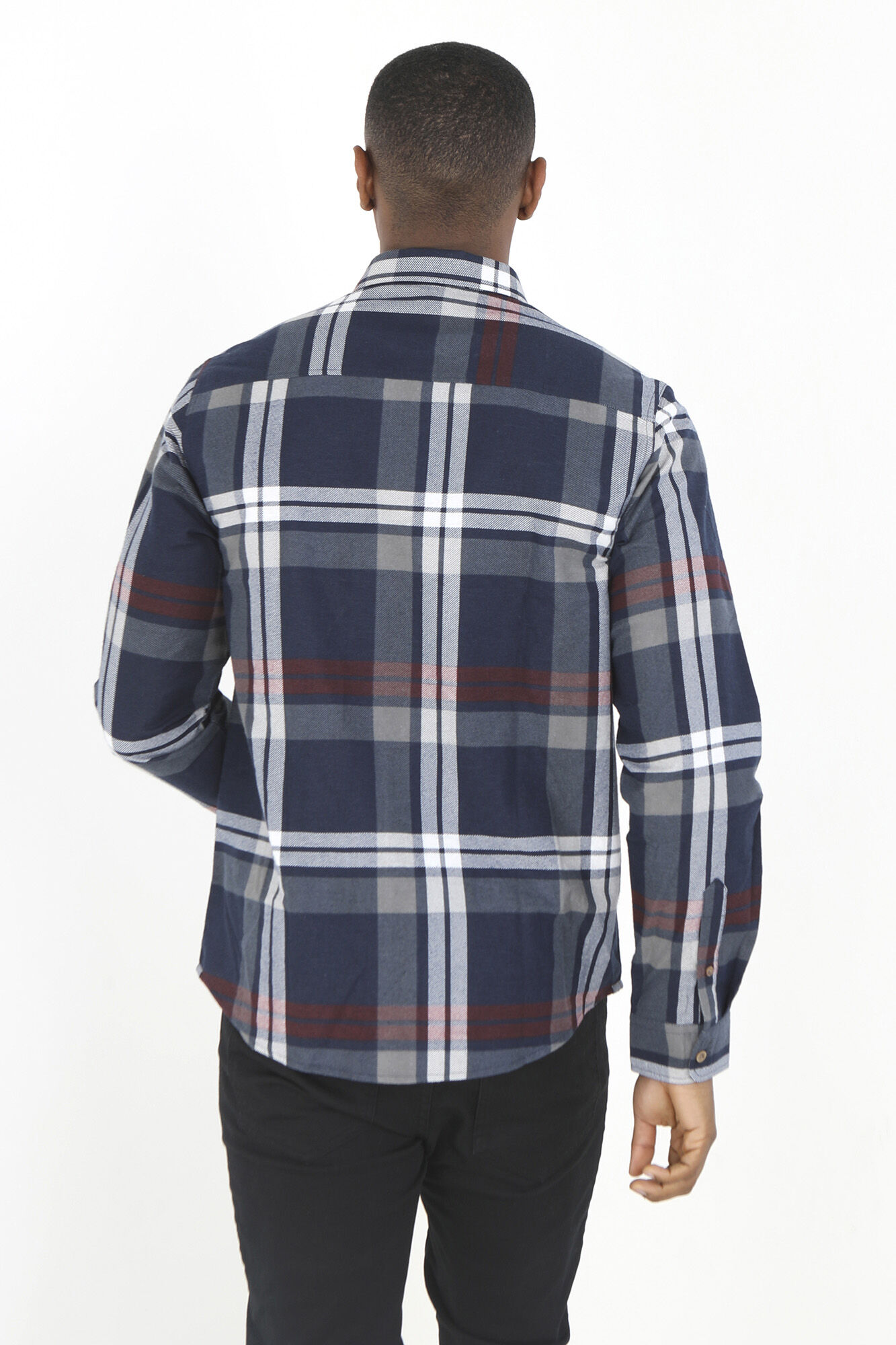 Camisa xadrez com bordado