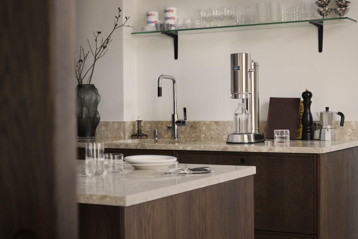 Aarke Carbonator Pro, Wassersprudler mit Glasflasche, Edelstahl Finish