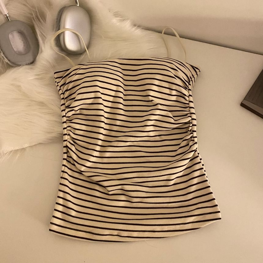 Edise - Gestreepte gewatteerde, geplooide gebreide crop top