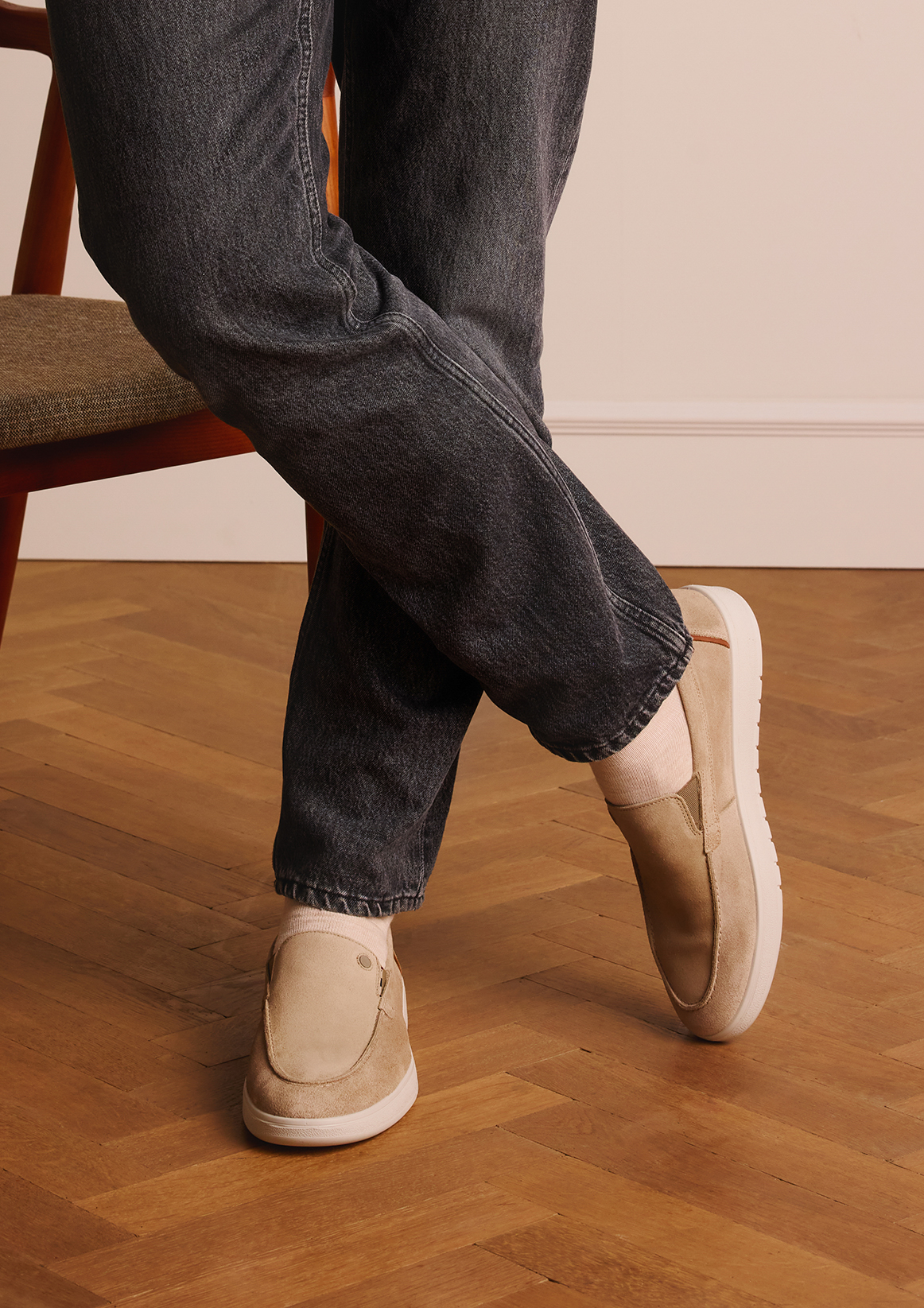 Beige suède loafers