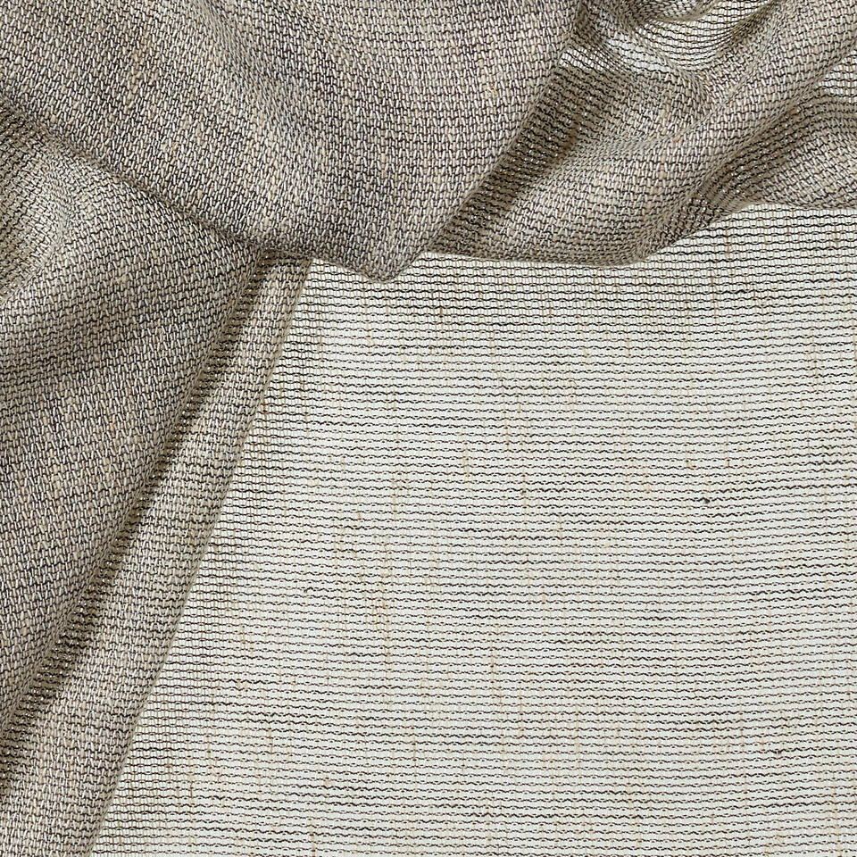 Inbetween Max Taupe