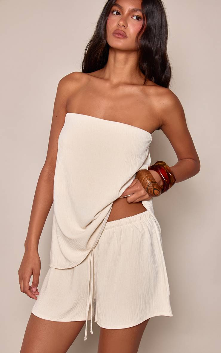 Crème Short Ample Tissé À Taille Nouée