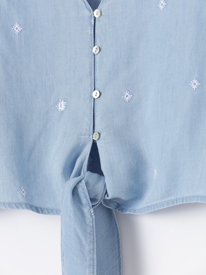 Camisa de manga curta com bordado - Azul claro