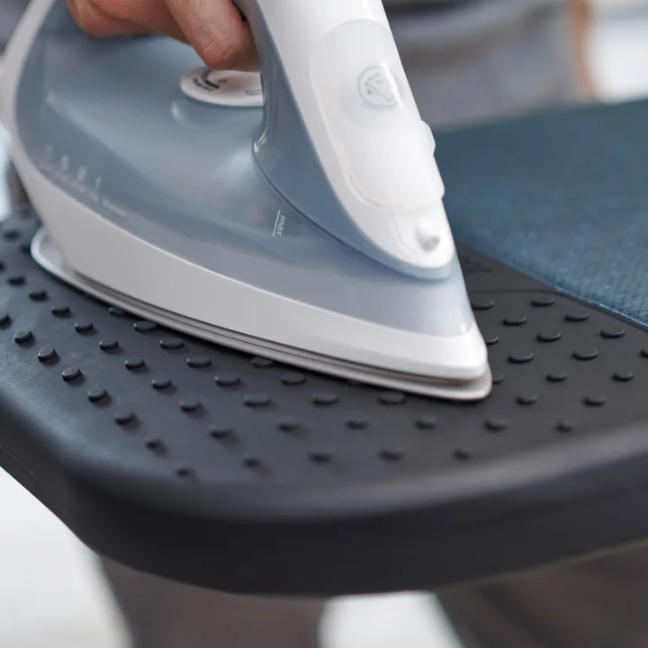 Joseph Joseph - Glide Bügelbrett Plus, schwarz / blau
