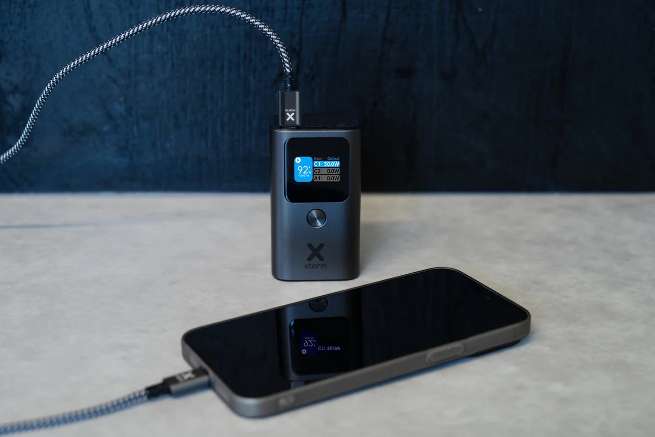 (30W) 10000mAh Nova Mini USB A / 2x USB C Powerbank Fast Charge Ladegerät (XNP100) - Grau