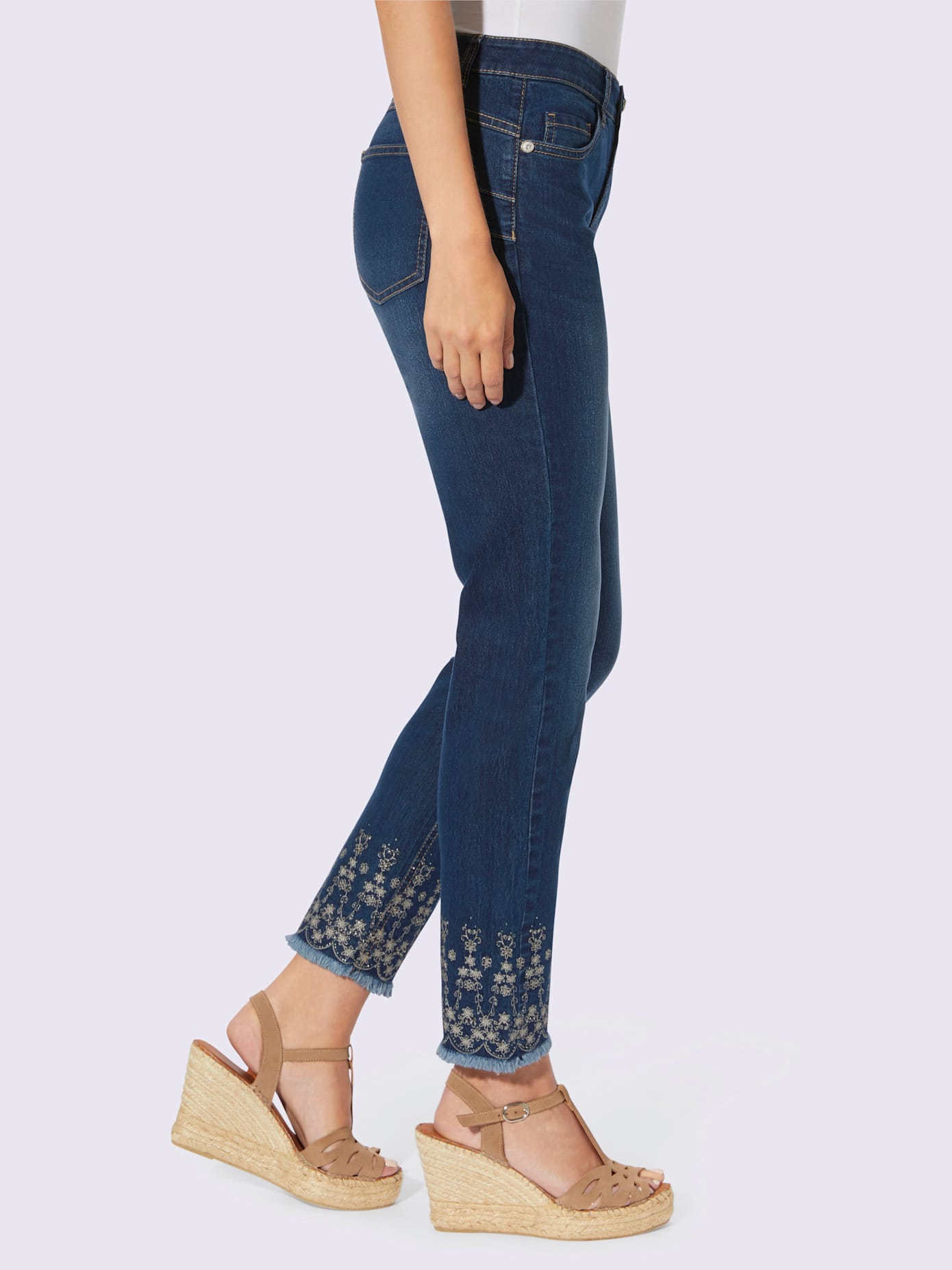 Jean push-up qualité coton doux sur la peau