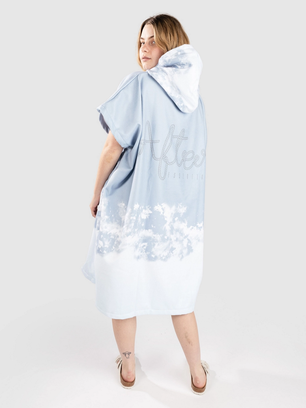 After Gradient Surf Poncho bleached blue