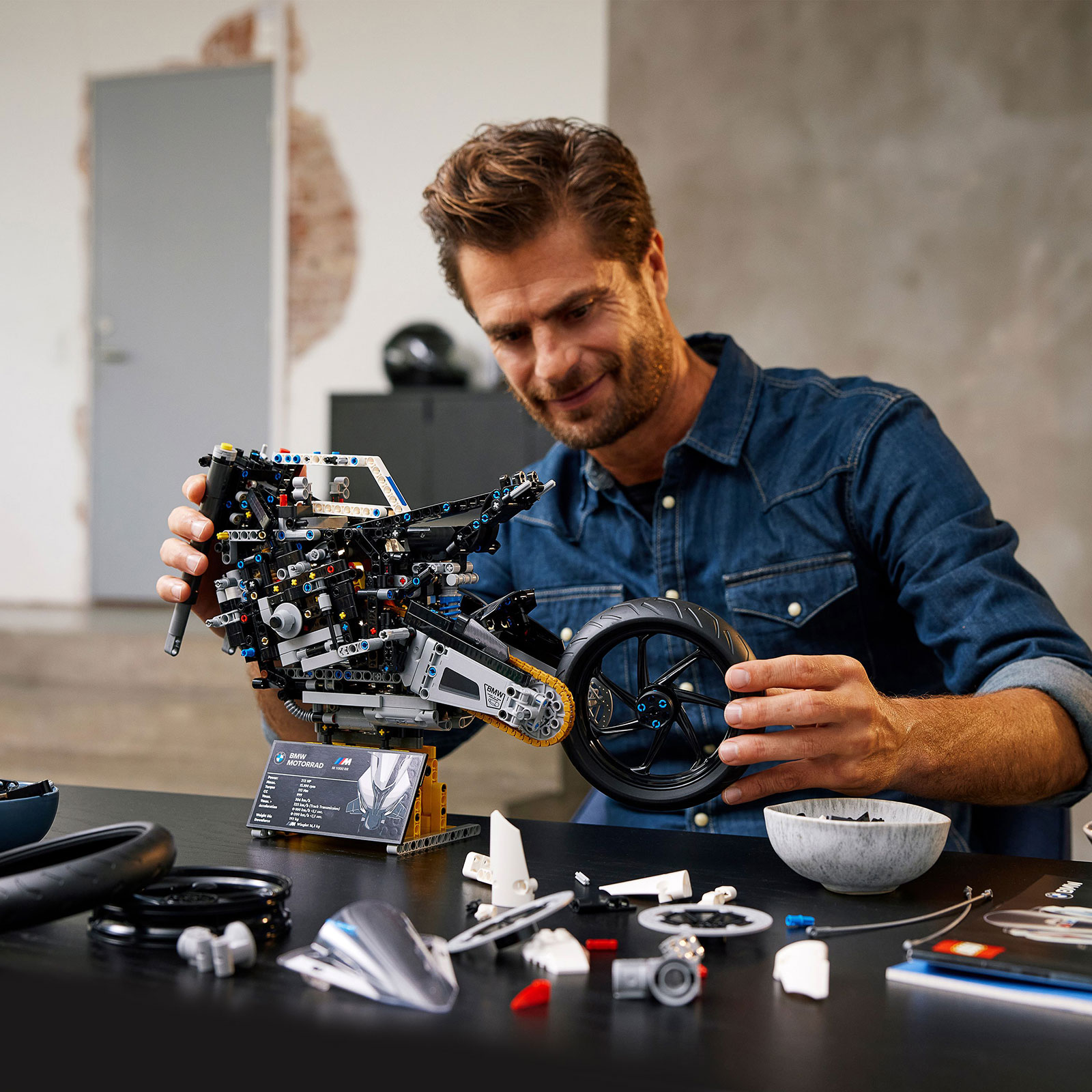 LEGO Technic 42130 BMW M 1000 RR