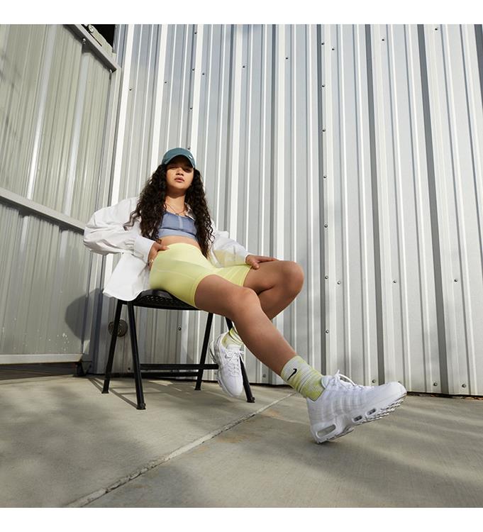Nike Women Air Max 95 Sneakers