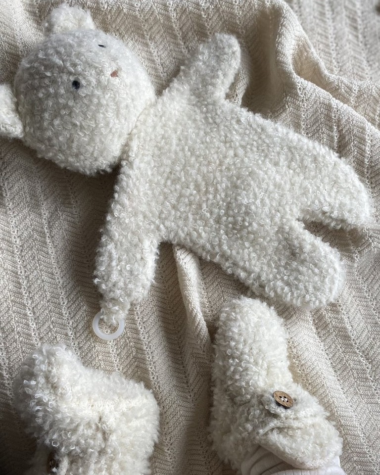 Smallstuff - Nusseklud, bouclé merino uld - Off white - 25x29 cm