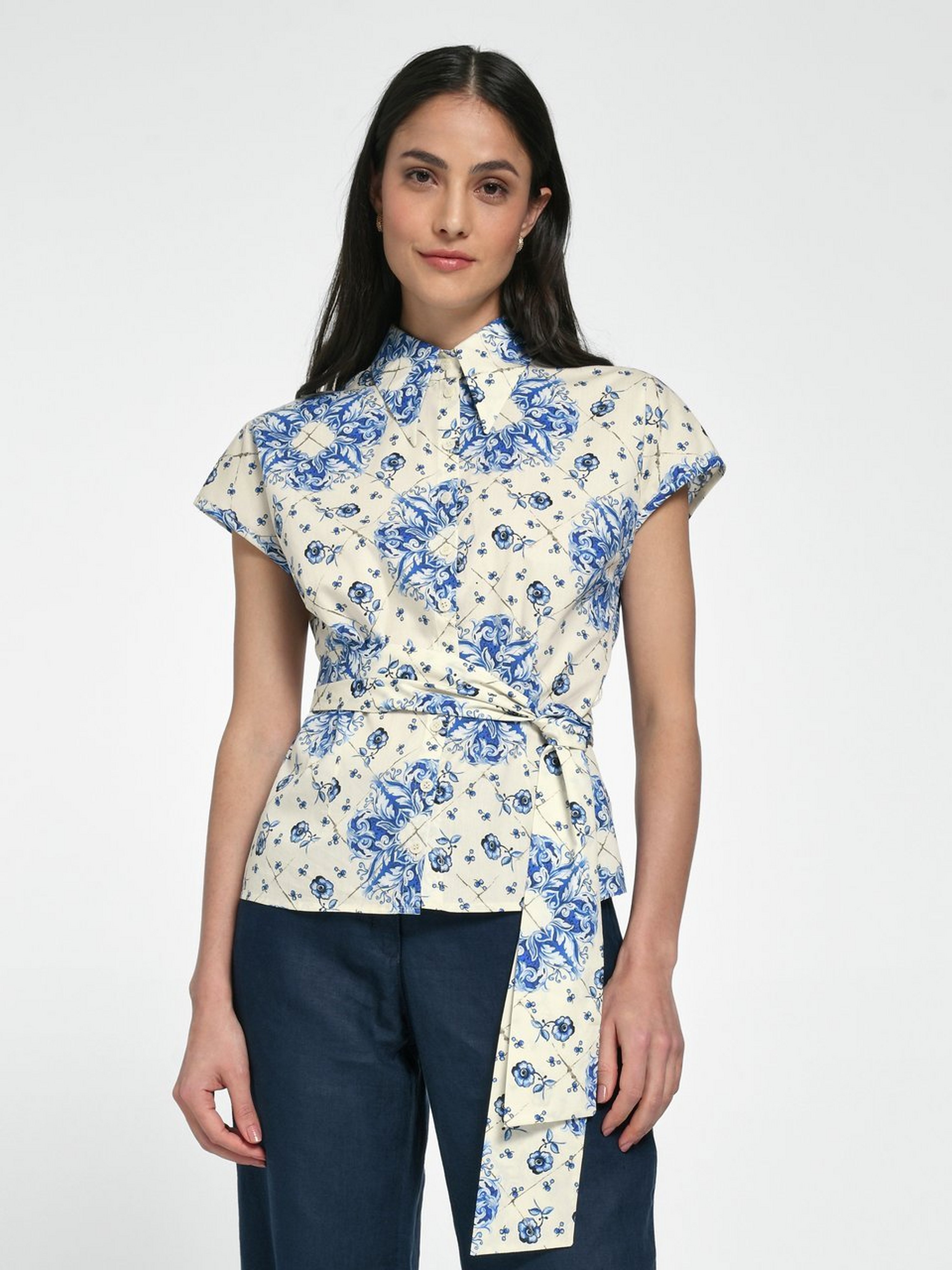 Bluse mit überschnittener Schulter