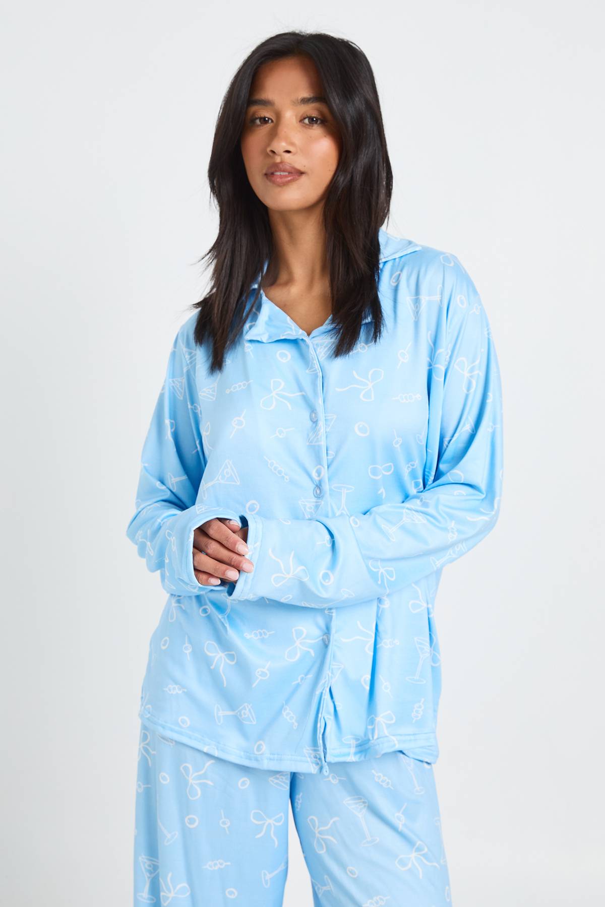 boohoo Ensemble Pyjama Petite Avec Haut À Manches Longues Et Pantalon Imprimé Martini Et Nœuds