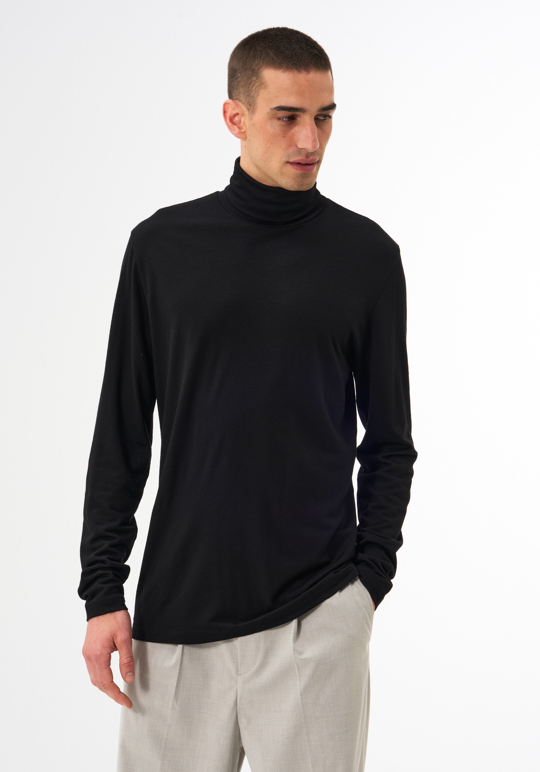 Pinqponq Turtleneck-Longsleeve Merino Men Cover Sheep Black