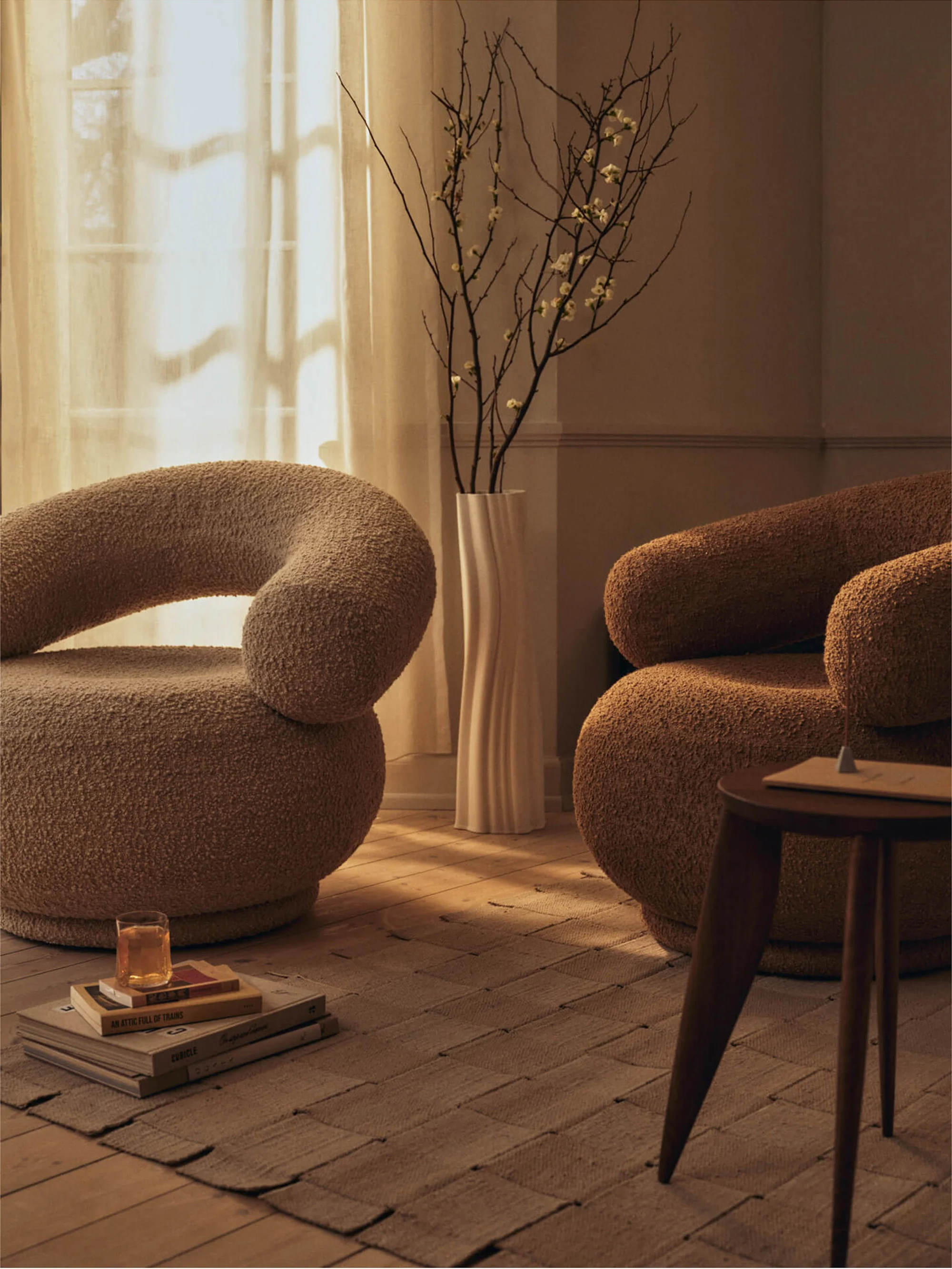 Bouclé loungefauteuil Orbo