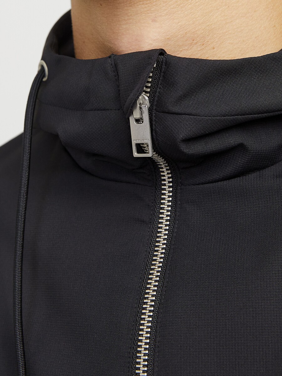 JACK & JONES<br>Jaqueta leve com capuz