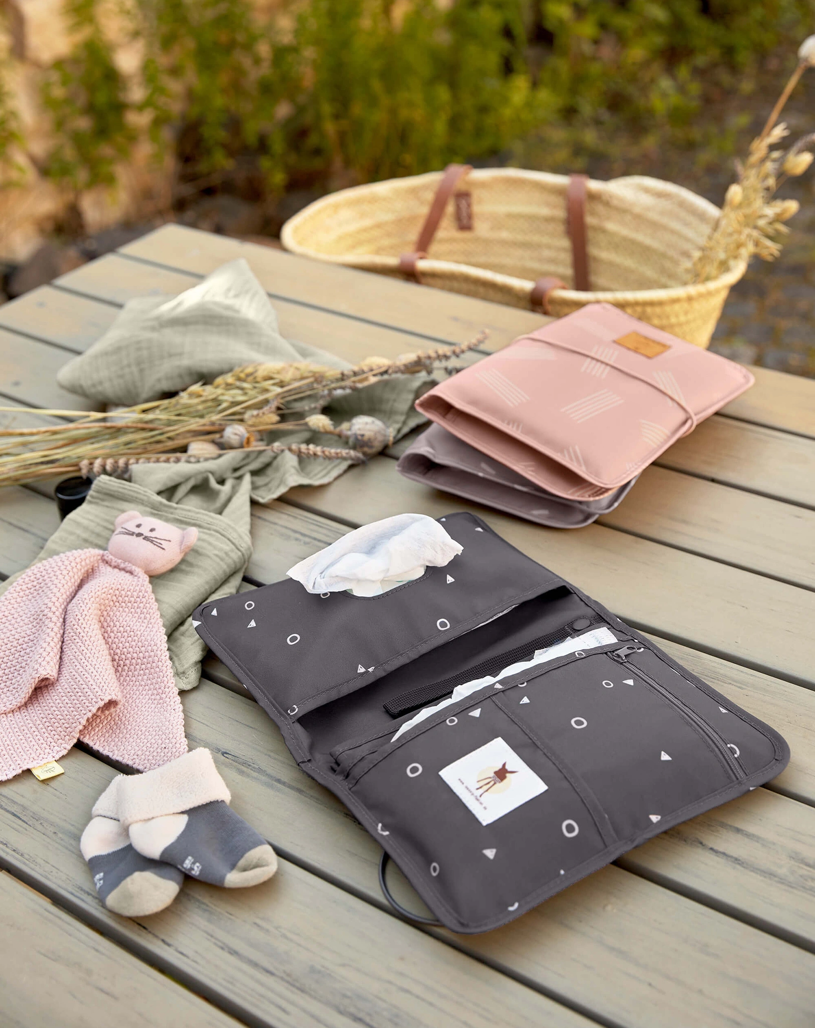 Windeltasche CHANGING PAD - UNIVERSE in anthracite