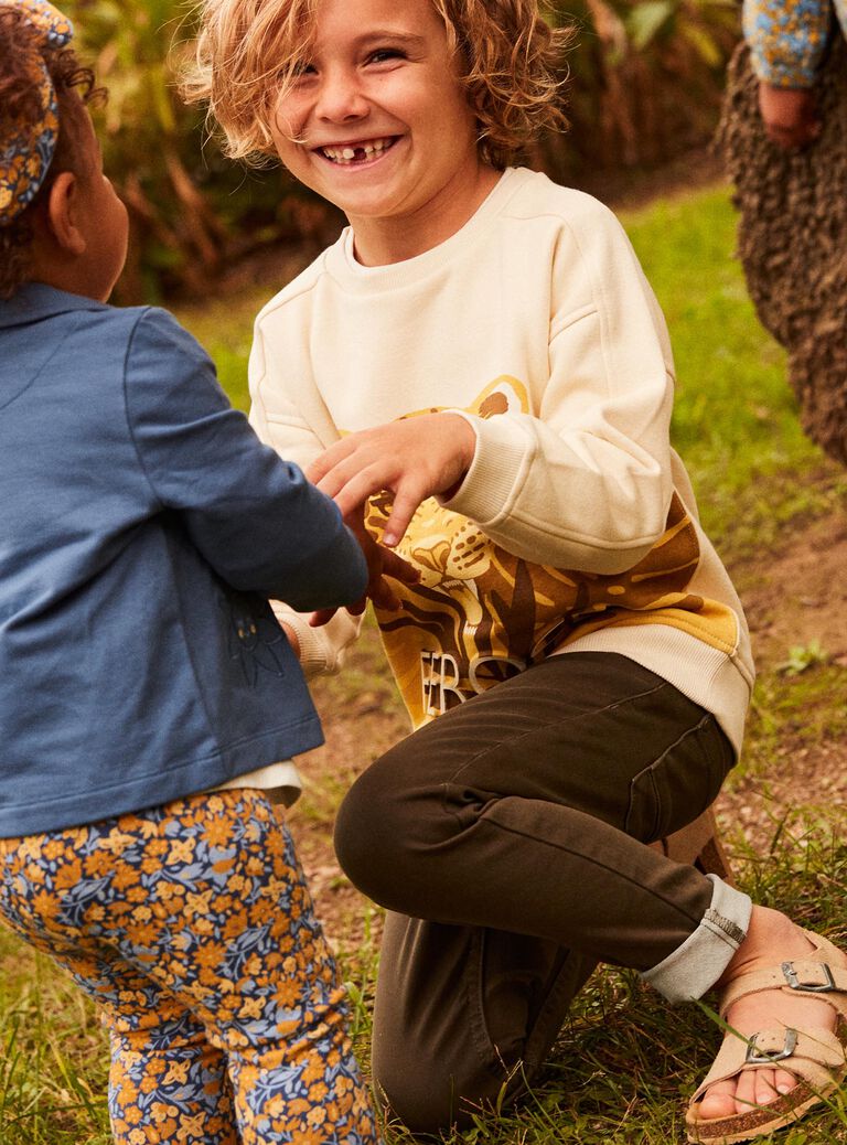 Pantalon regular kaki
