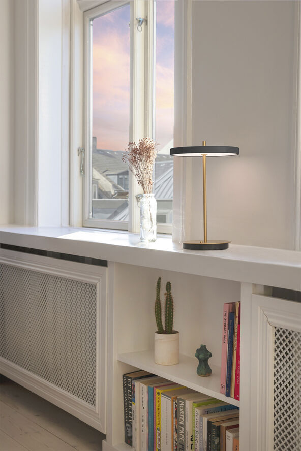 UMAGE Ateria Move Portable Table Lamp Anthracite