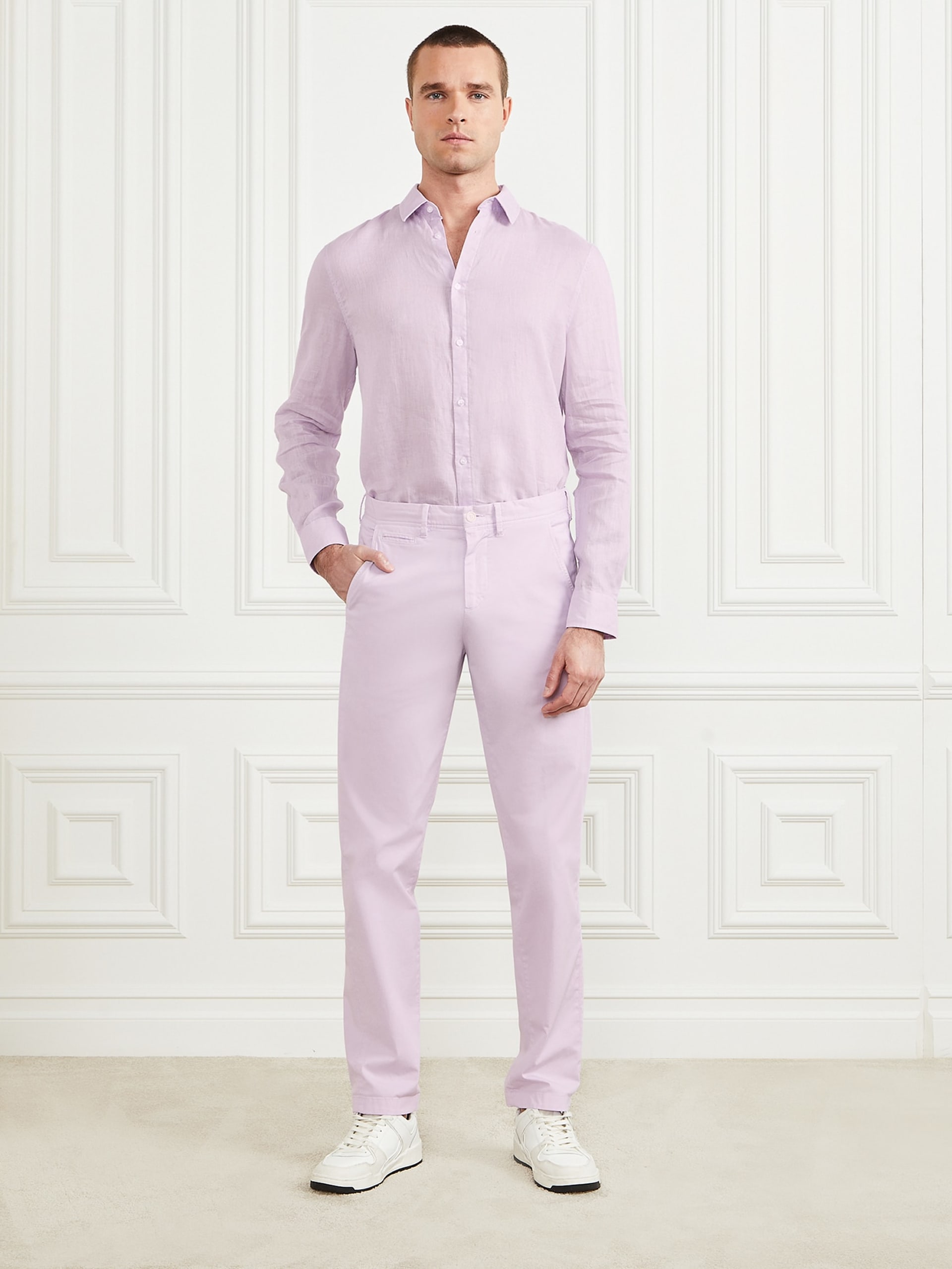 Camisa de linho italiana com punho entalhado