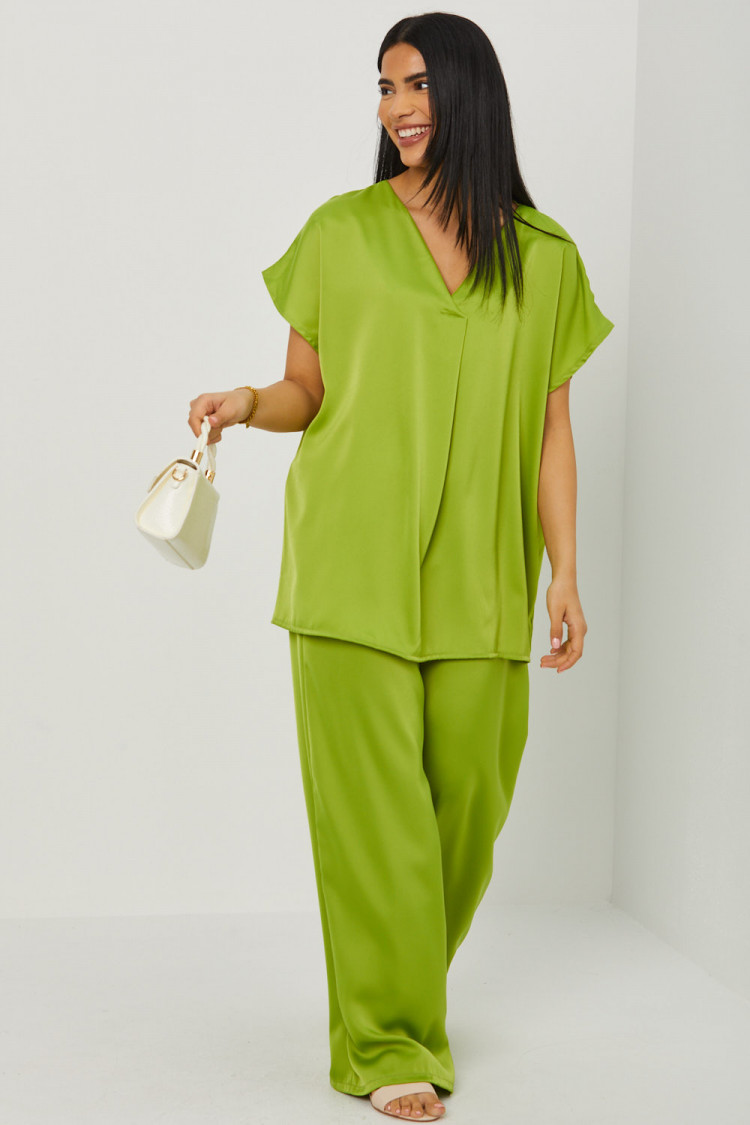 Ensemble 2 pièces blouse + pantalon satiné vert