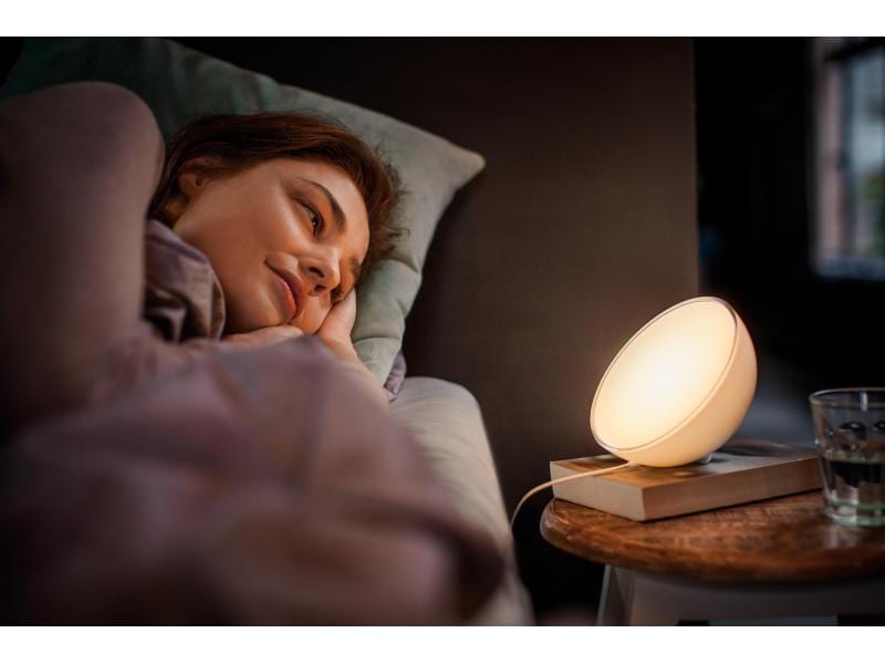 Philips Hue White & Color Ambiance Go Tischleuchte Weiss Mittels Smartphone steuerbare, portable Lichtquelle (12 W)