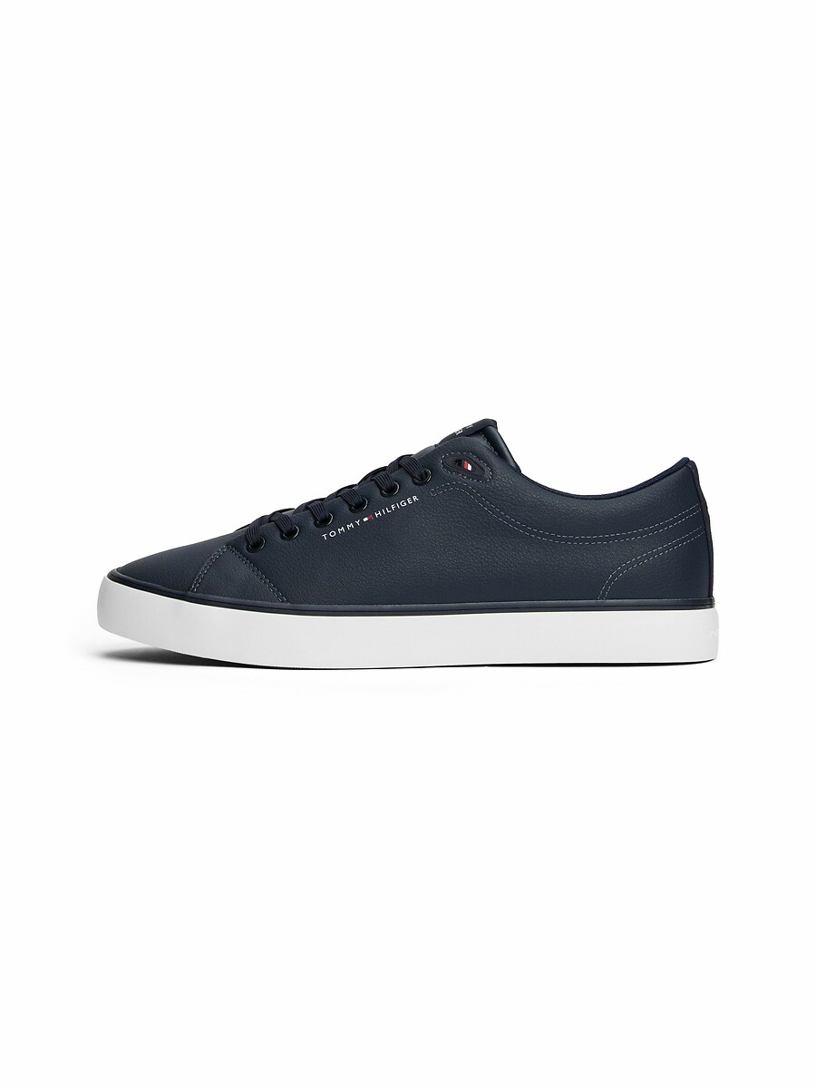 TOMMY HILFIGER<br>Tênis Core Low em couro vulcanizado