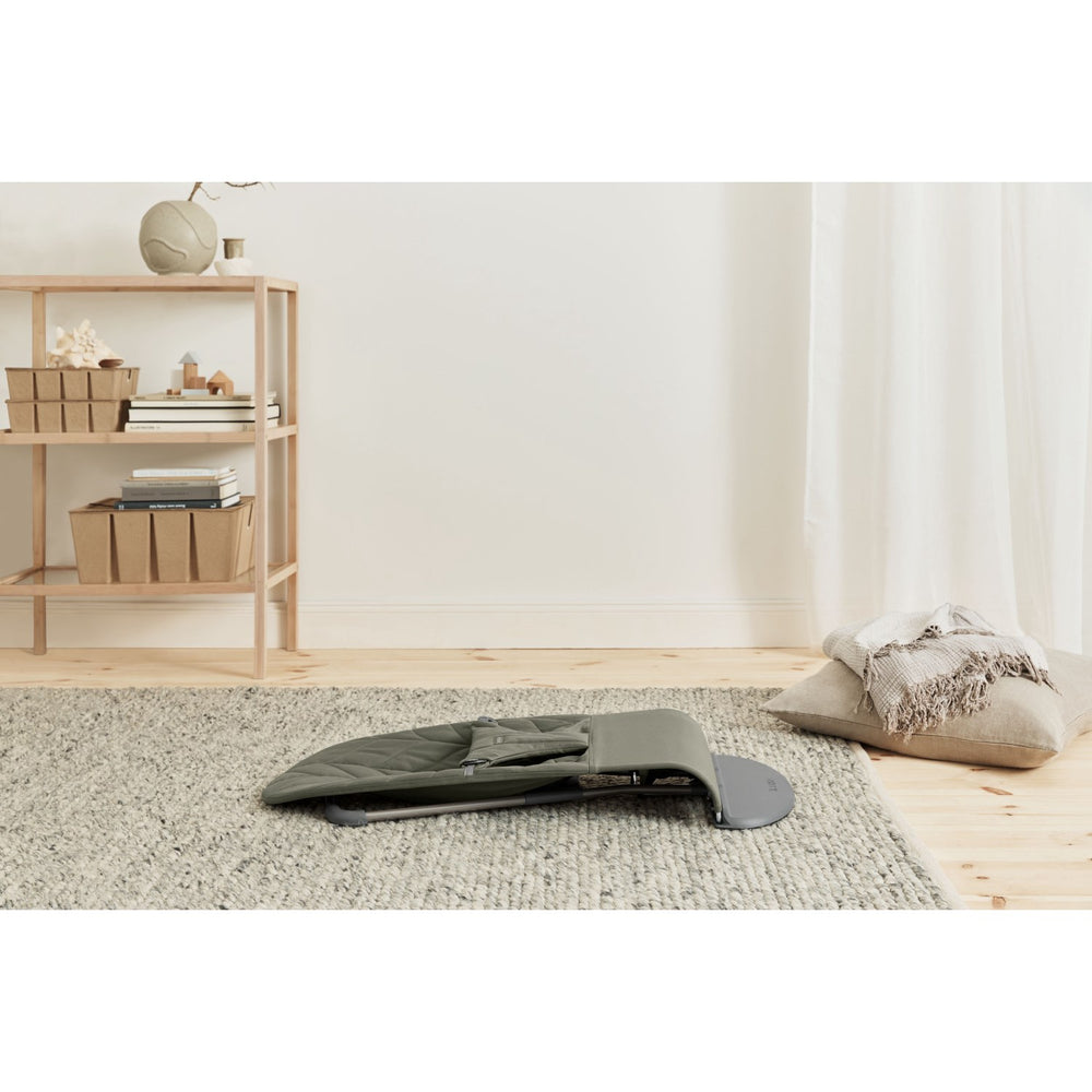 Køb BabyBjörn Dark Green Skråstol Bliss - Vævet, Blomsterbladsquilt