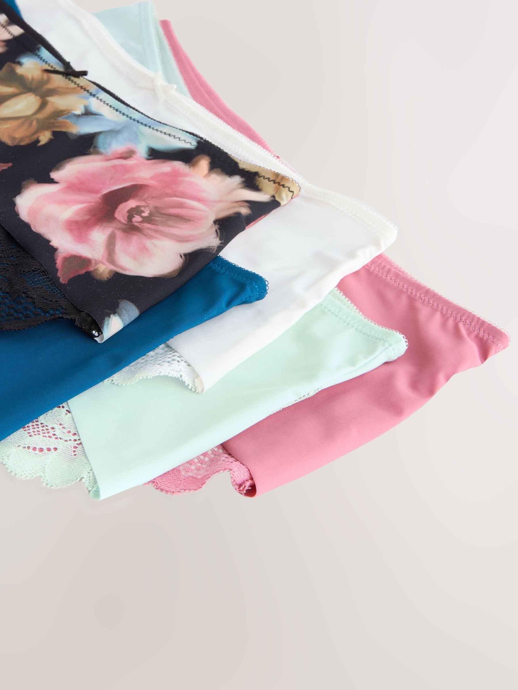 Zwart bloemenprint - 5 Niet-aftekenende slips met kanten achterkant
