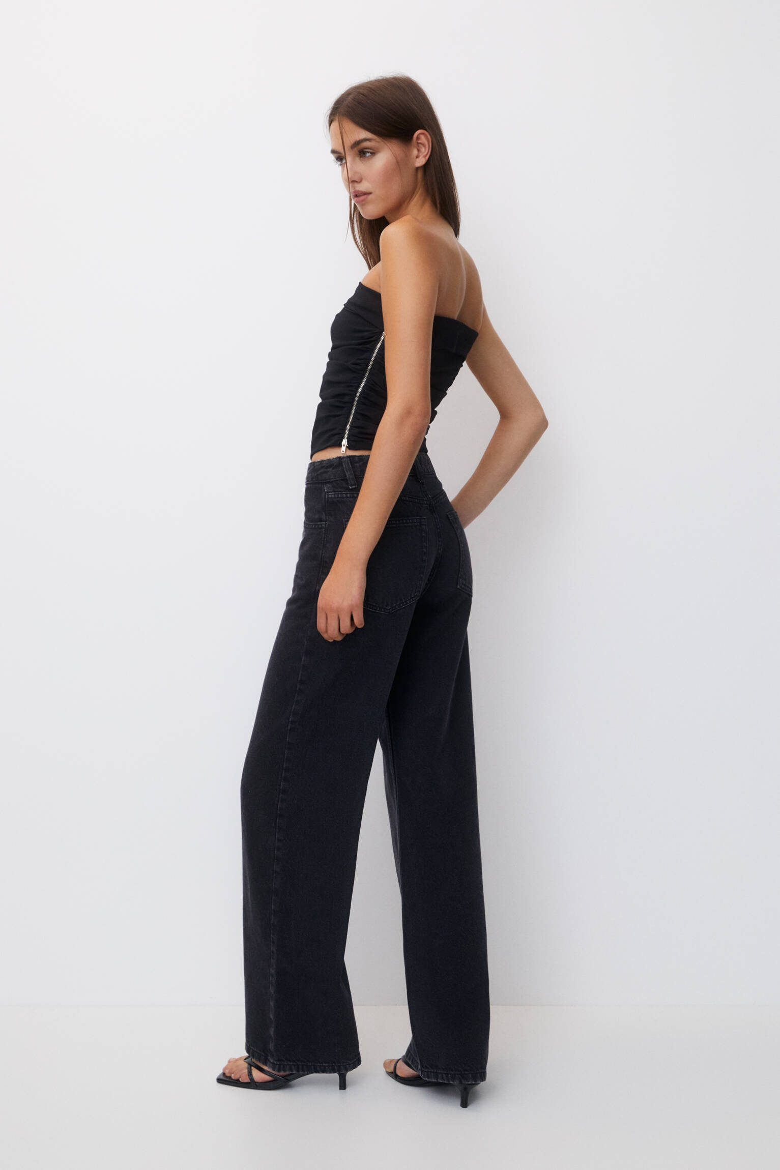 Top bandeau com babados - Preto
