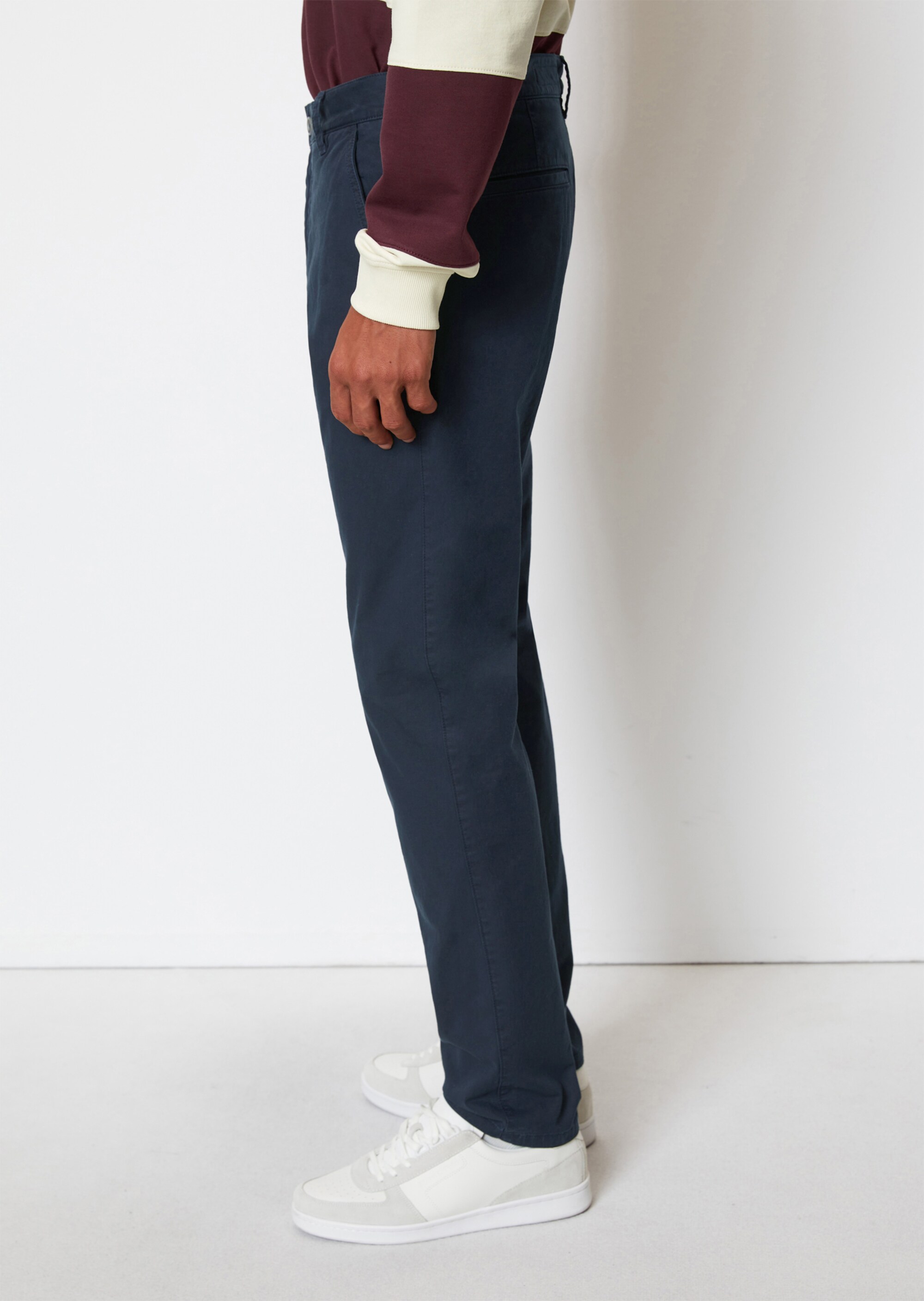 Chino tapered aus Bio-Baumwolle-Mix