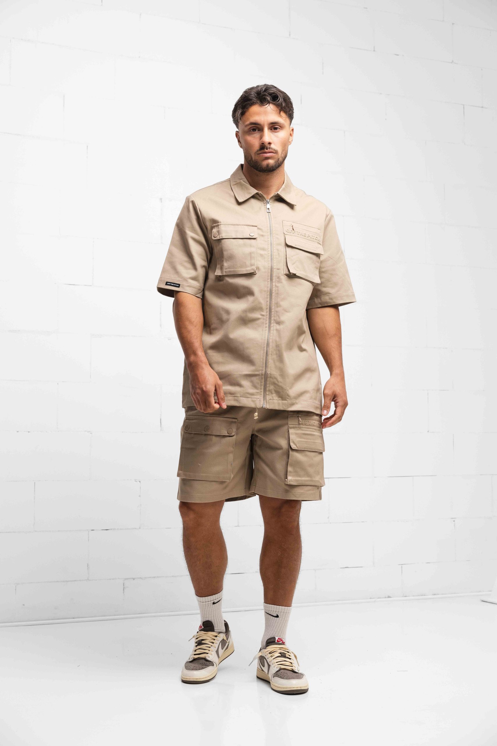 Off The Pitch Utility Cargo Shorts Heren Beige