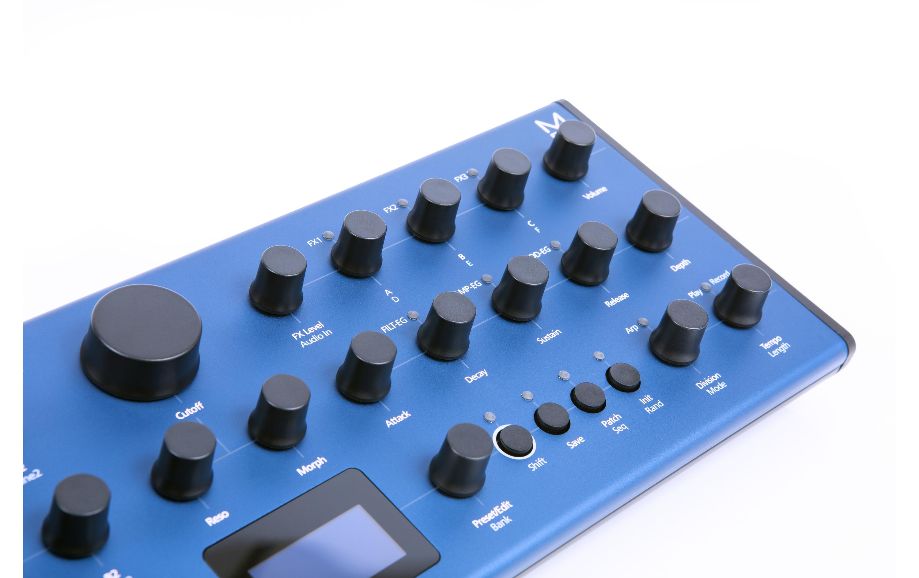 Synthesizer Cobalt8M<br>8-stimmiger erweiterter virtuell-analoger Synthesizer