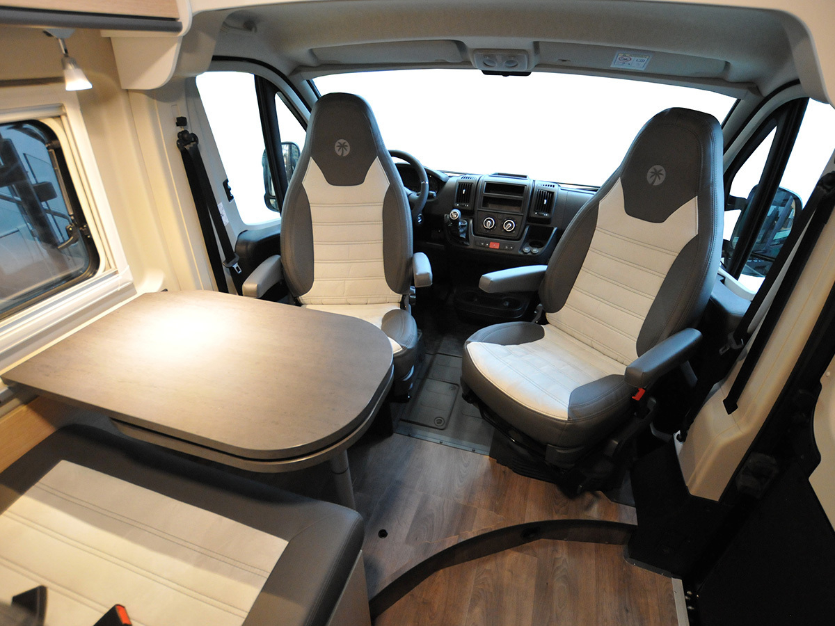Sunlight Cliff 640 2024 camper