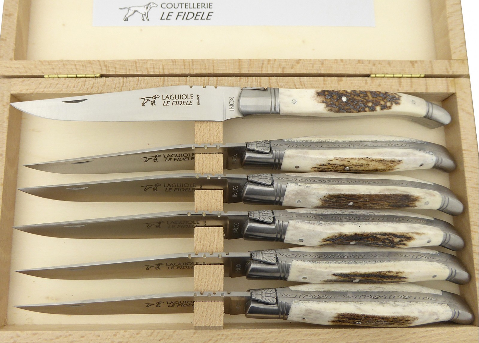 Service de 6 couteaux Laguiole avec un manche en Bois de Cerf et mitres en acier inoxydable
