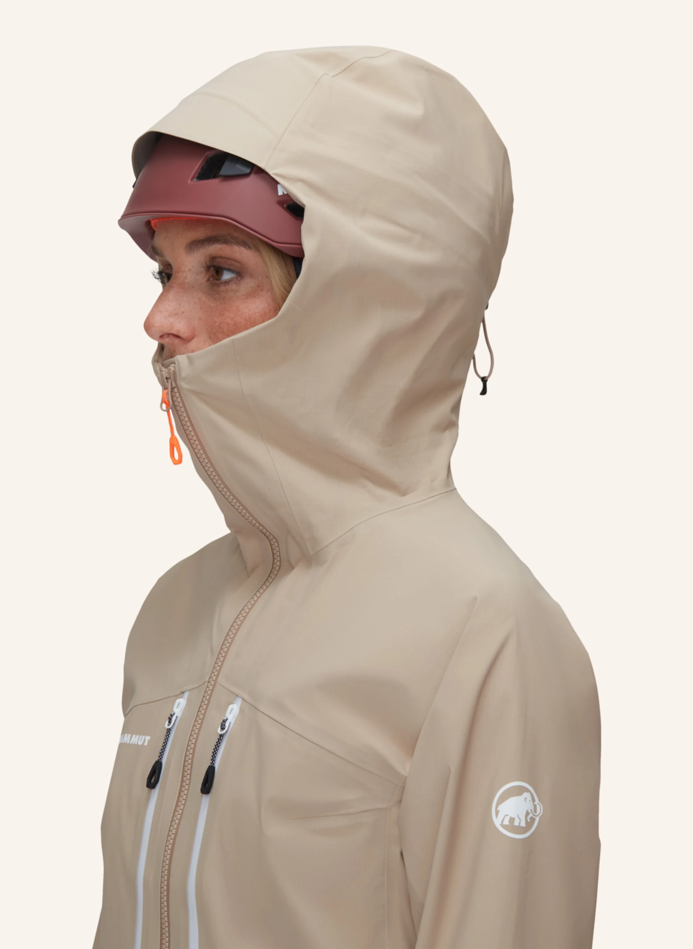 MAMMUT Hardshelljacke TAISS mit Kapuze