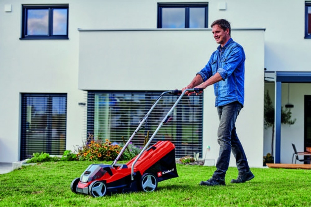 Tondeuse à gazon sans fil power x-change ge-cm 36/33 li - largeur de coup 33cm