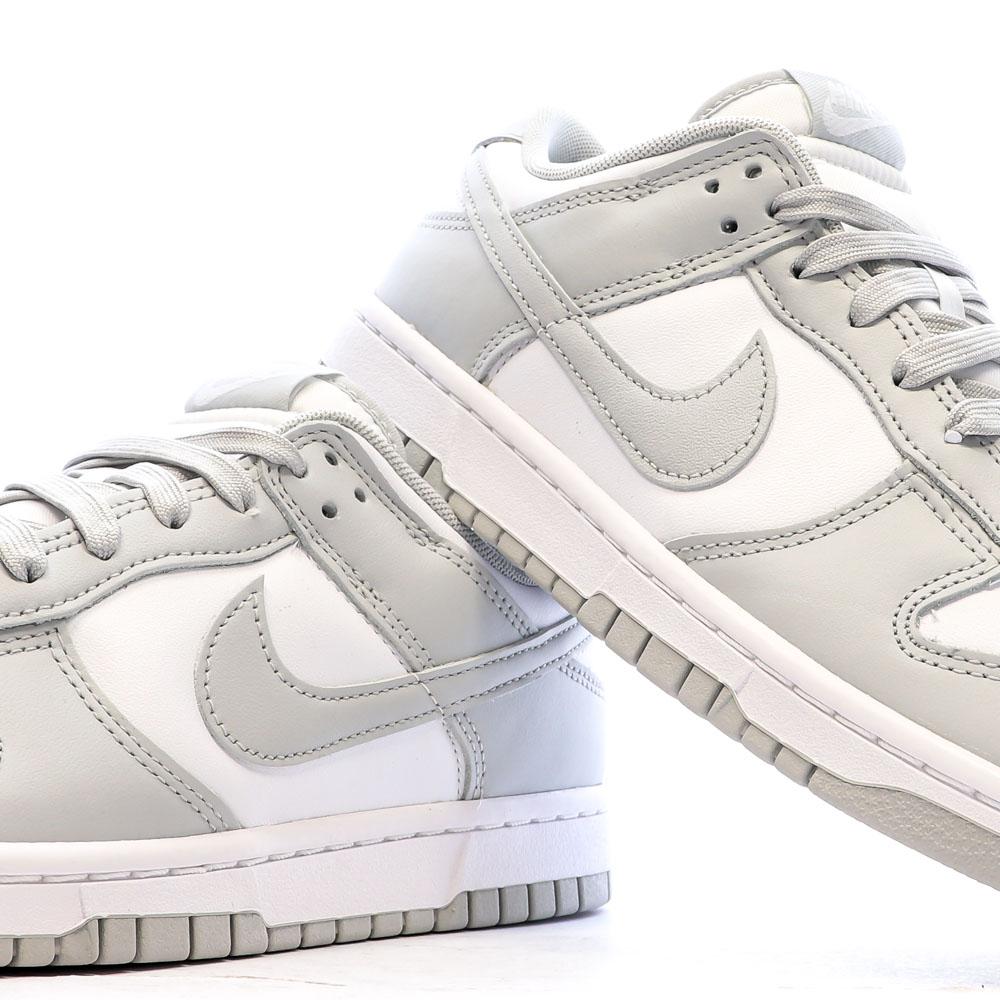 Nike Baskets Blanches/Grises Homme Nike Dunk Low Retro