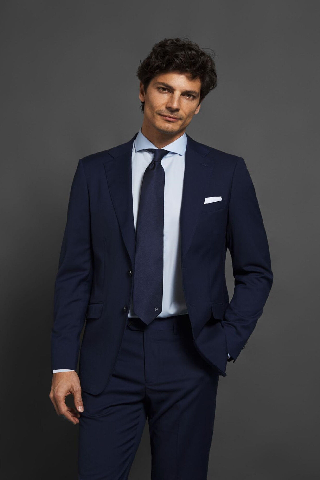 Blazer Essential, azul médio - Azul marinho