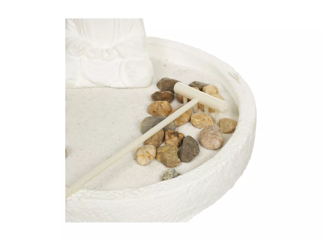 Jardin Zen Bouddha sur un plateau avec décorations