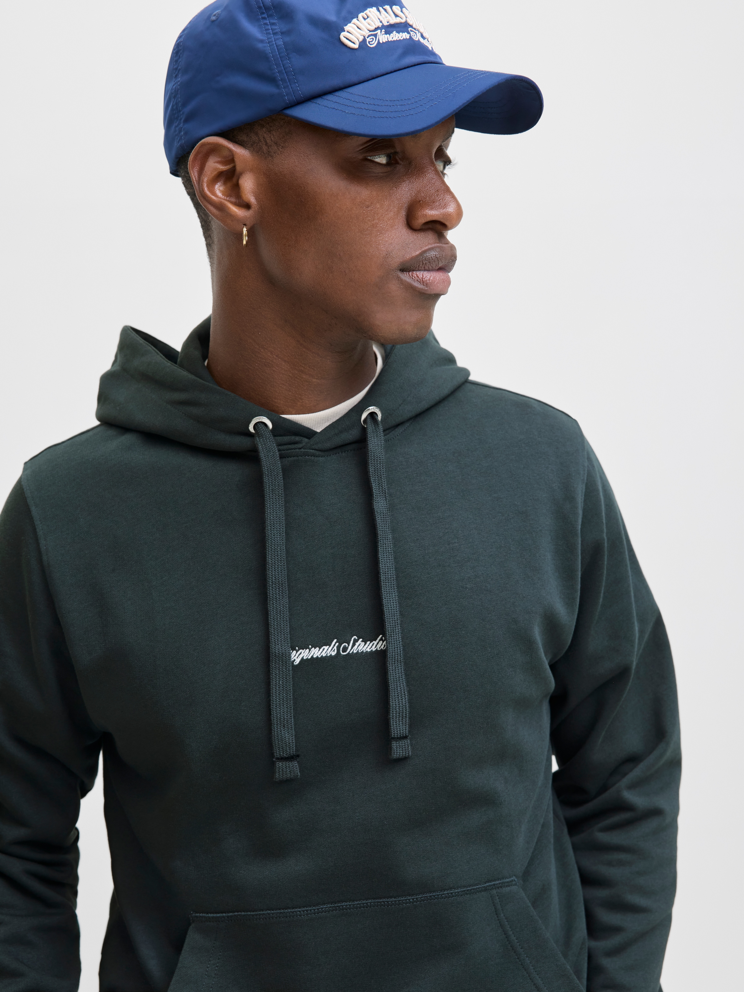 Jack & Jones Kapuzensweatshirt »JORNORREBRO EMB SWEAT HOOD NOOS«, mit Logo Print