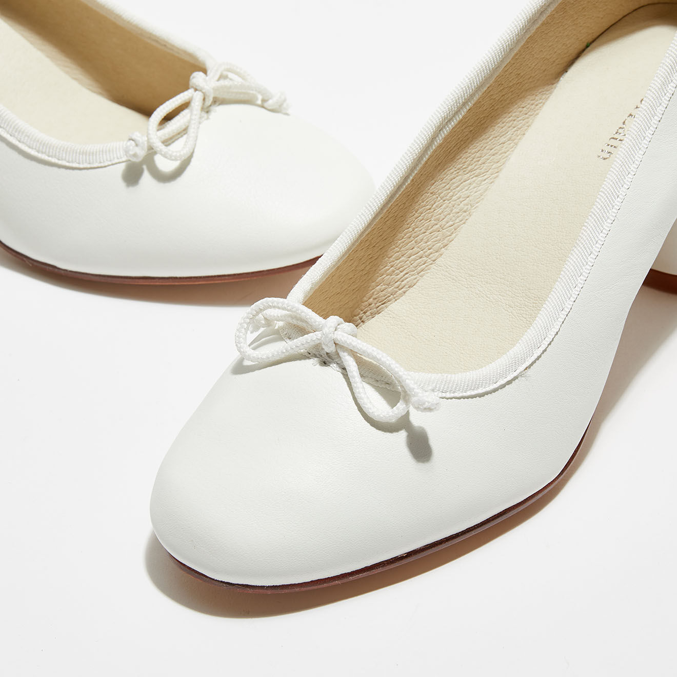 Quartier Latin Ballerines en Cuir Lisse Charlie blanc cassé - Talon 6 cm